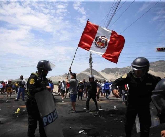 Suman 450 mexicanos varados en Perú por protestas Suman 450 mexicanos varados en Perú por protestas