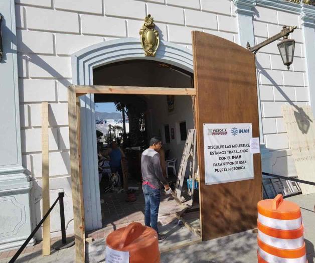 Puerta costará 300 mil pesos Puerta costará 300 mil pesos