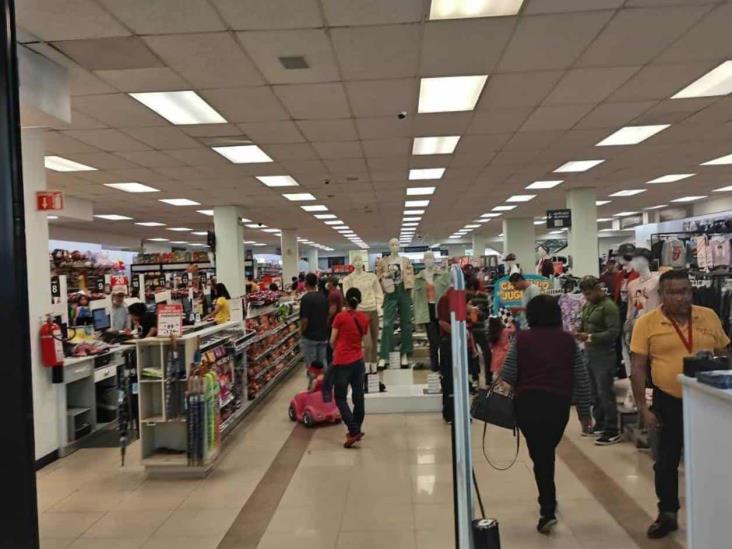 Abarrotan tiendas por compra de regalos Abarrotan tiendas por compra de regalos