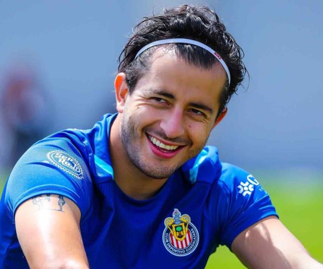 Regresa Mozo a la convocatoria de Chivas; Vega, aún no