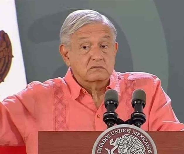 Pide AMLO a dueño de OXXO que explique aumento de precios