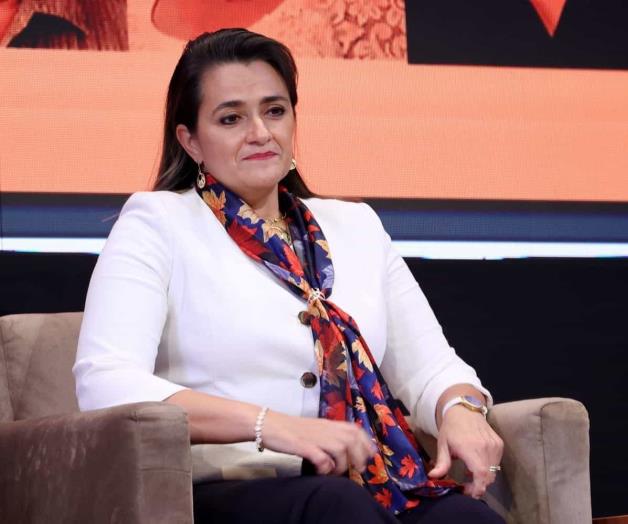 Admite conocer a Navarro; niega conflicto de interés