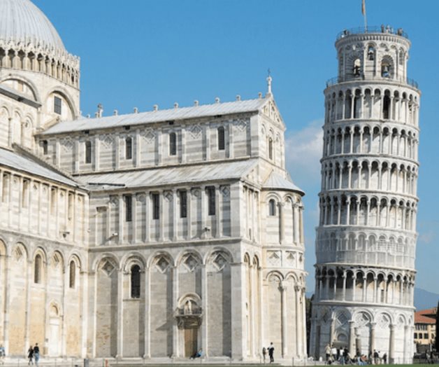 La Torre de Pisa se está enderezando La Torre de Pisa se está enderezando