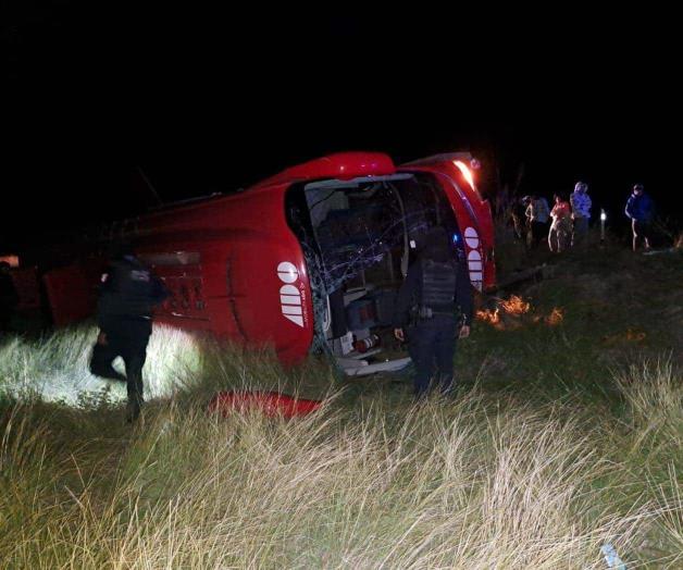 Volcadura deja a 13 lesionados Volcadura deja a 13 lesionados