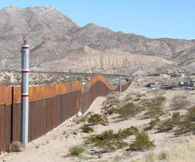 Esperan migrantes fin del Título 42... y Texas refuerza muro