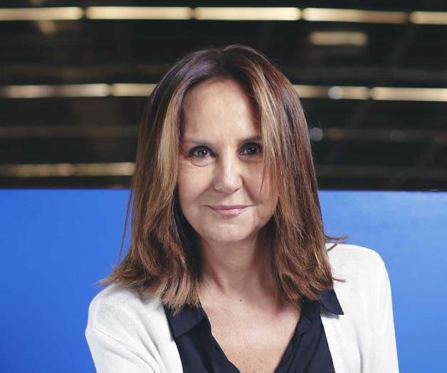 Revive María Dueñas a Sira, su estrella literaria