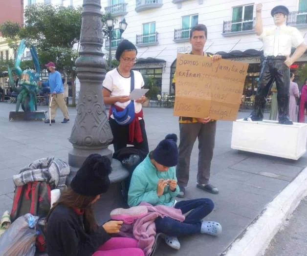 Acusan venezolanos de extorsión al INM