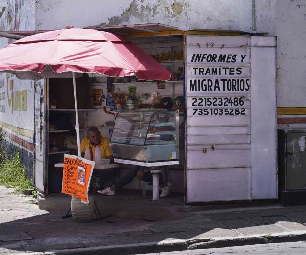 Migrar con papeles, turbio negocio