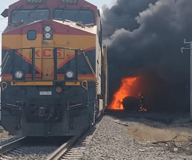 Muere rescatista en incendio por accidente ferroviario en Nuevo León Muere rescatista en incendio por accidente ferroviario en Nuevo León