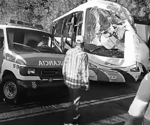 Un muerto y 8 heridos deja accidente en carretera Atzalan-Tlapacoyan