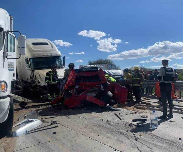 Un muerto y 10 heridos por carambola en la México-Querétaro 