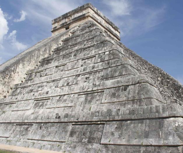 Vendedores de artesanías bloquean accesos a Chichén Itzá Vendedores de artesanías bloquean accesos a Chichén Itzá