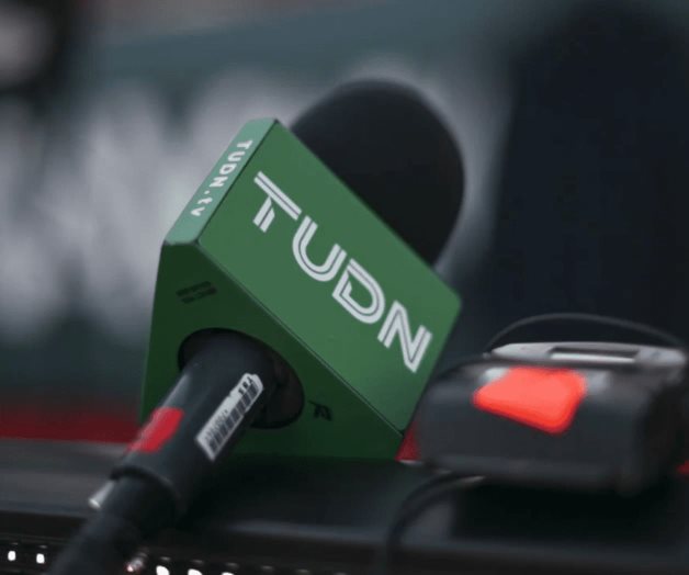 Jugador de las Águilas se engancha con comentarista de Televisa