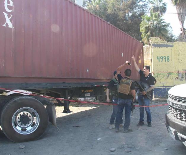 Disparan a policías viales tras descubrir tráiler robado Disparan a policías viales tras descubrir tráiler robado