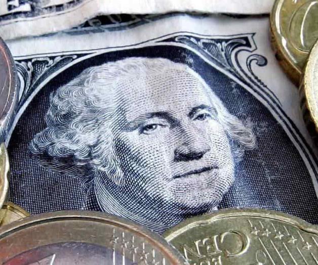 Cae dólar a $19.59, su menor nivel en 34 meses 