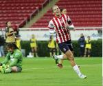 Supera Licha los 100 goles en triunfo de Chivas ante Pumas 