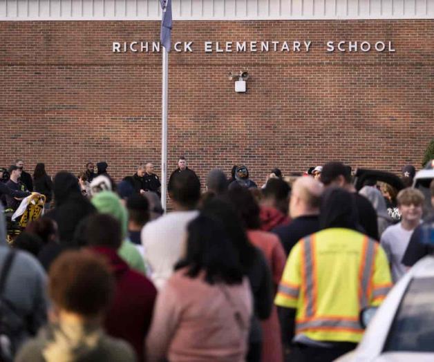 Mejora maestra baleada por niño