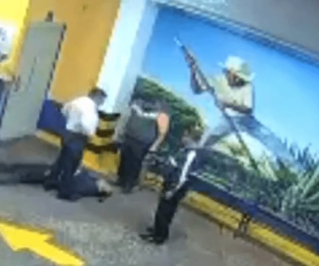 Exhiben video de empleados de La Polar sacando cadáver