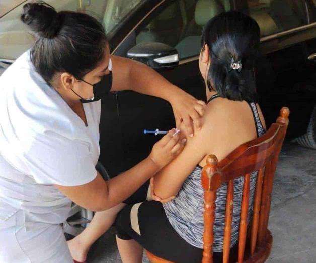 Lleva IMSS vacunas contra Influenza a domicilio