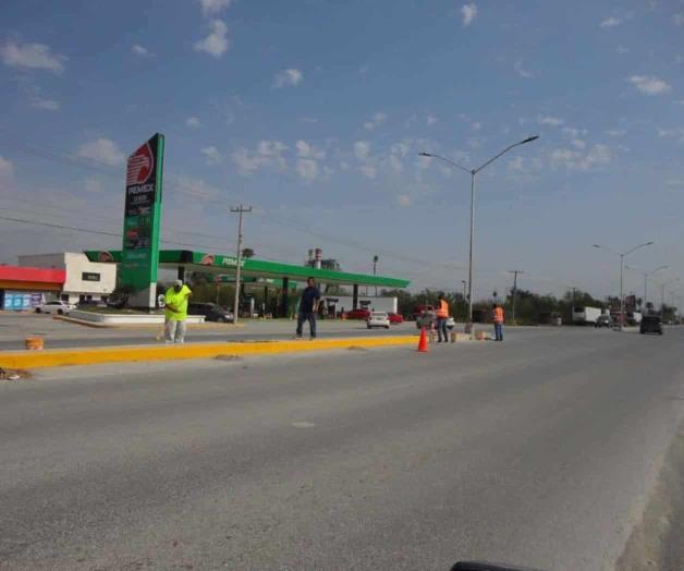 Trazan camellón para la seguridad a conductores