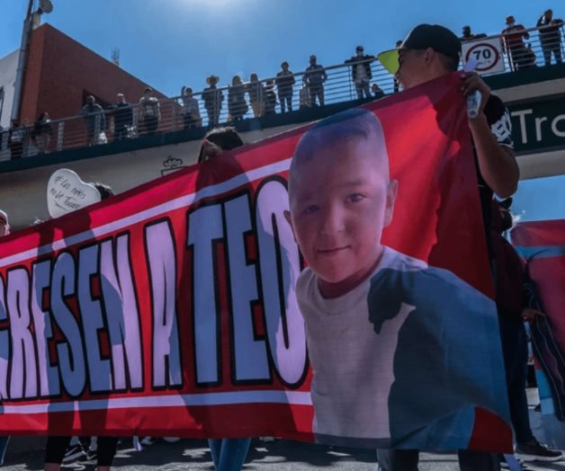 Bloquean carreteras y marchan para exigir localización del niño Tadeo
