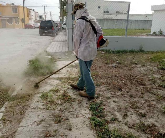 Refuerzan labores de limpieza de áreas de esparcimiento