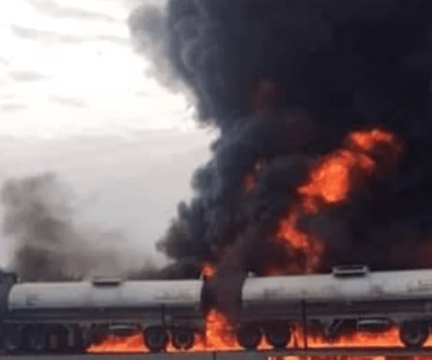 Pipa con combustible choca y se incendia en autopista de Veracruz Pipa con combustible choca y se incendia en autopista de Veracruz