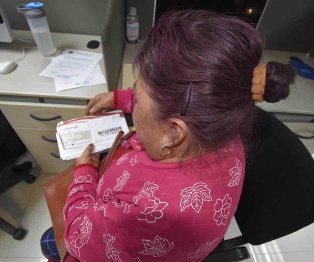 Recibe tarjeta, no pago