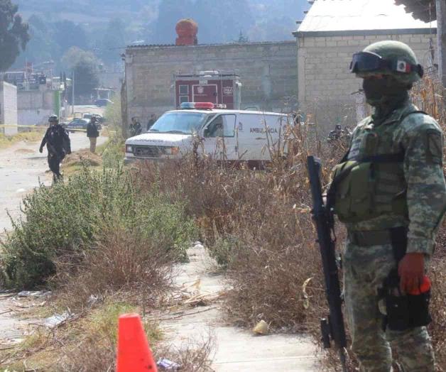 Suman 42 paquetes con restos en fosa del CJNG en Edomex