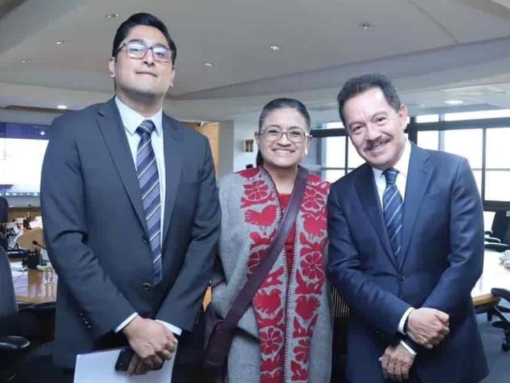 Afirma Omar Mejía que sí tiene posgrado, pero no título Afirma Omar Mejía que sí tiene posgrado, pero no título