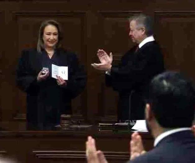 Evita UNAM retirar título a Ministra, aunque podía hacerlo