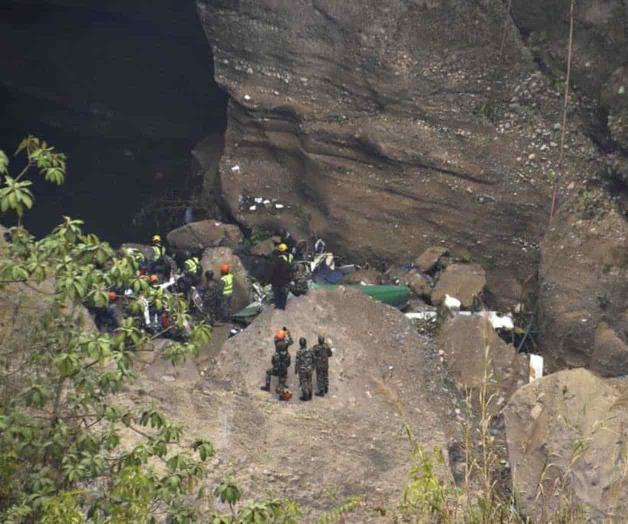 Encuentran las cajas negras del avión estrellado en Nepal Encuentran las cajas negras del avión estrellado en Nepal
