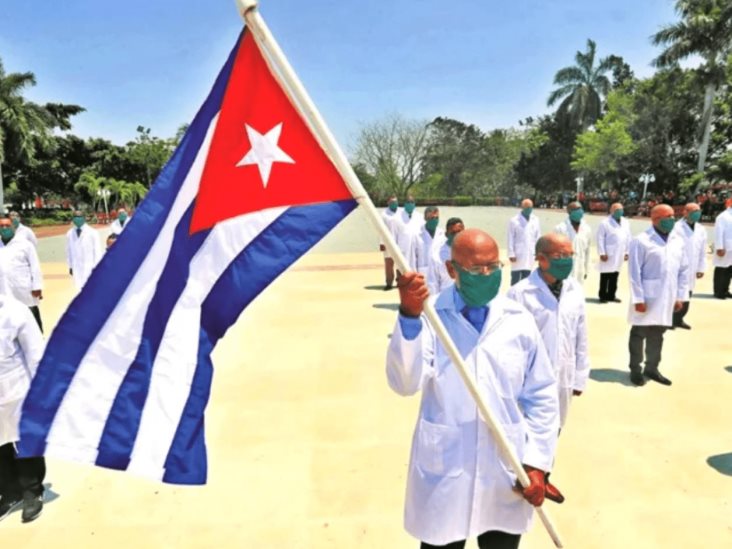 Llegarán 124 médicos cubanos a hospitales de 12 estados: IMSS Llegarán 124 médicos cubanos a hospitales de 12 estados: IMSS