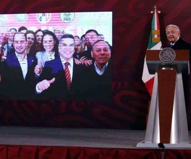 Critica AMLO pacto de Va por México y presume a Morena