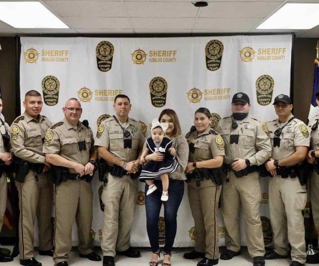 Concursante de Baby Miss America de visita