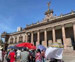 Protestan, otra vez, puesteros en Palacio de Gobierno