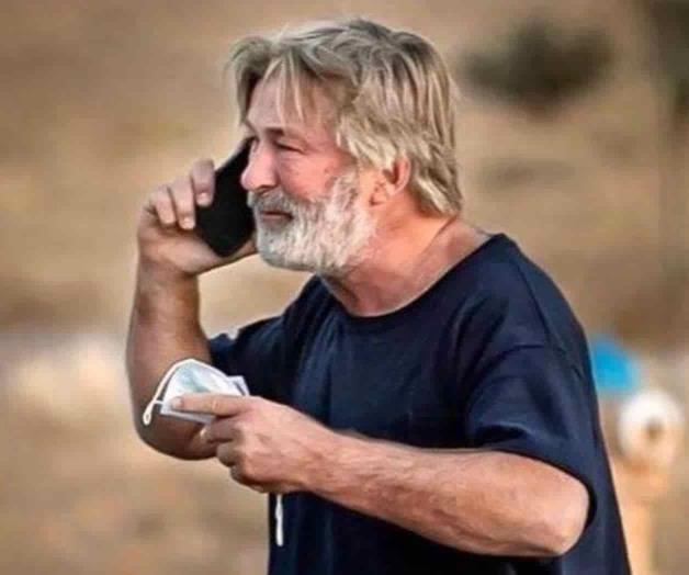 Acusan a Baldwin de homicidio involuntario en caso Rust Acusan a Baldwin de homicidio involuntario en caso Rust