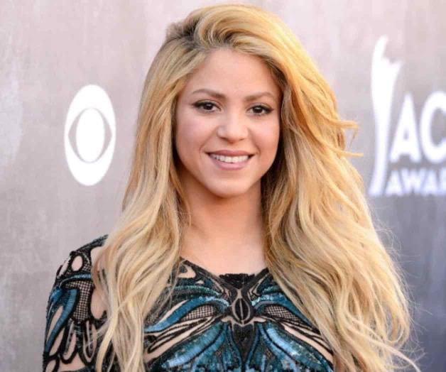 Quitamos cosas fuertes, dice coautor de canción de Shakira