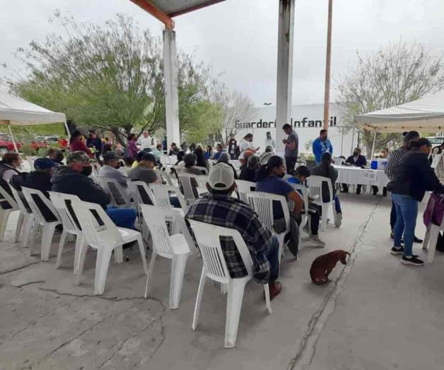 Atienden familias jornada de salud