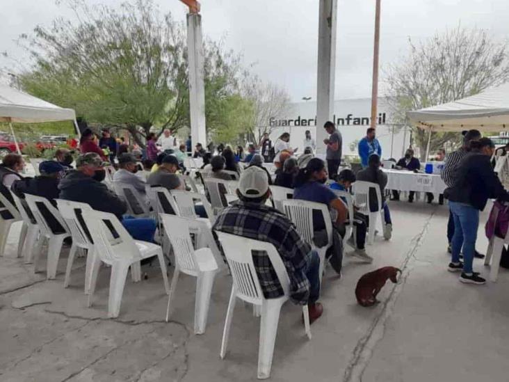 Atienden familias jornada de salud Atienden familias jornada de salud