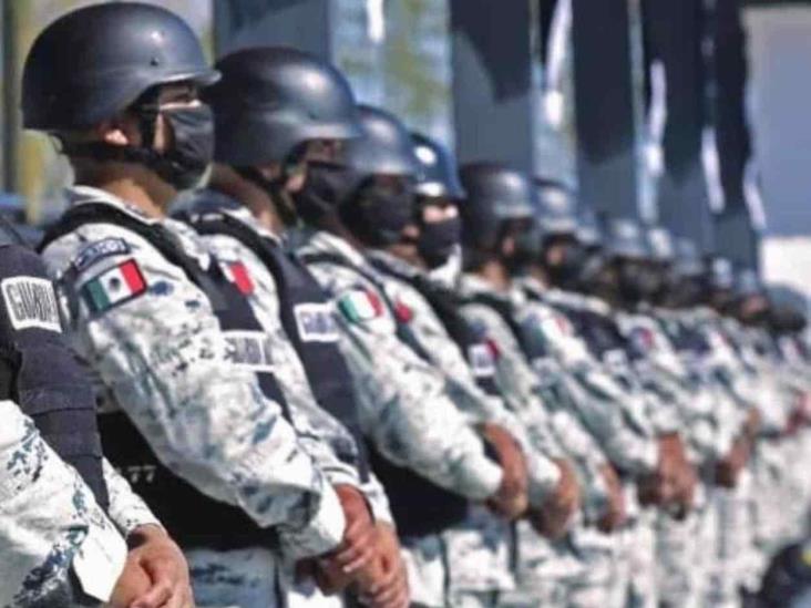 AMLO justifica las vallas en edificios ante marcha contra la GN AMLO justifica las vallas en edificios ante marcha contra la GN