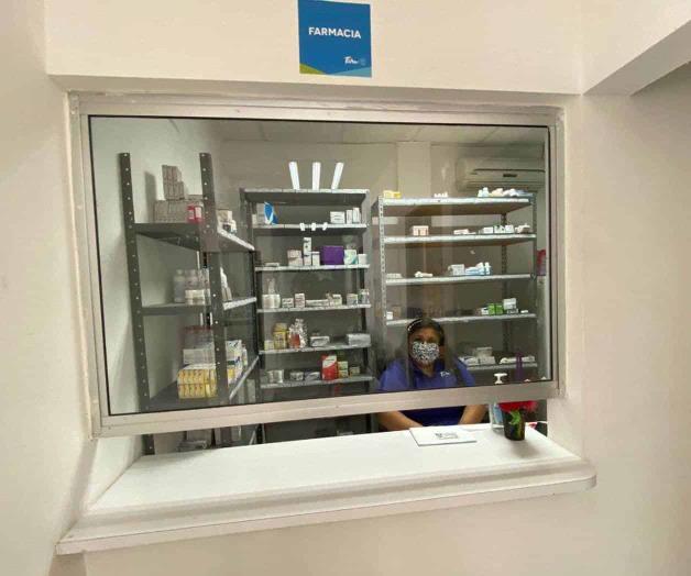 Abastecen medicinas en el Centro  de Salud