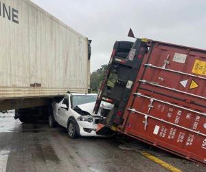 ¡Sale vivo de puro milagro en carreterazo!