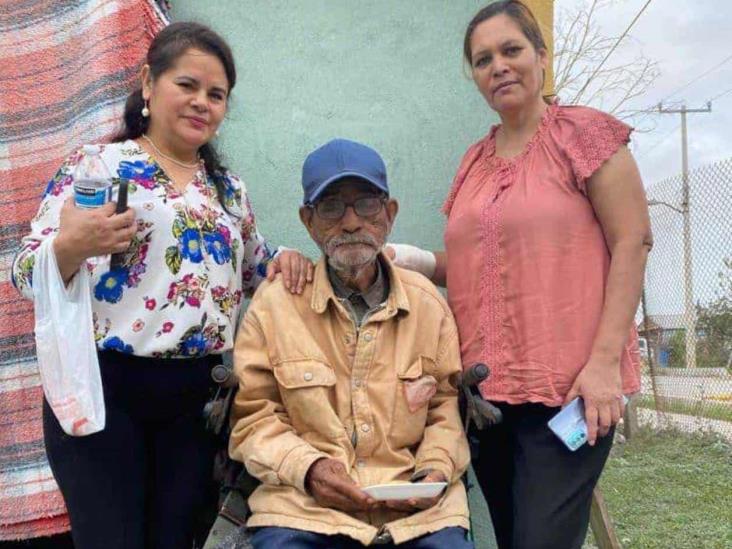 Atiende gobierno a abuelito enfermo Atiende gobierno a abuelito enfermo