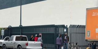 Trabajadores toman instalaciones de maquiladora VDO en Matamoros