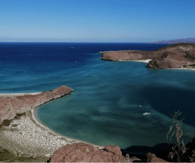 Vinculan a proceso a responsable de yate que contaminó playa Balandra