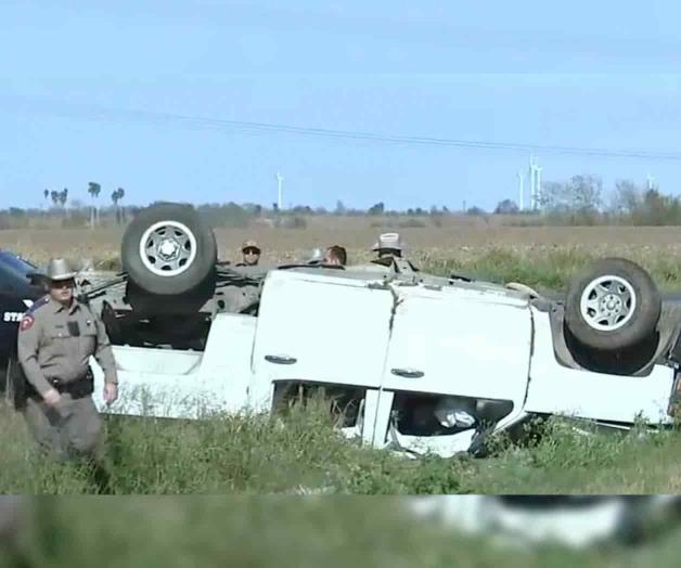 No hace alto, choca y mueren 3 personas