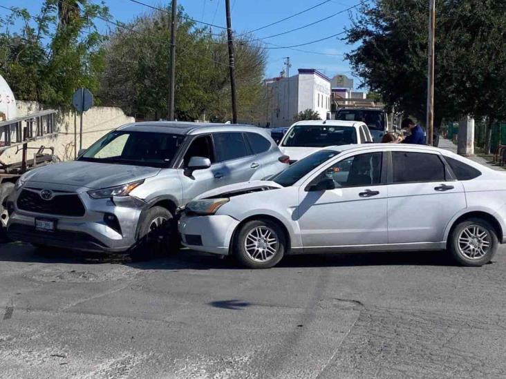 Recibe golpe por no pararse Recibe golpe por no pararse