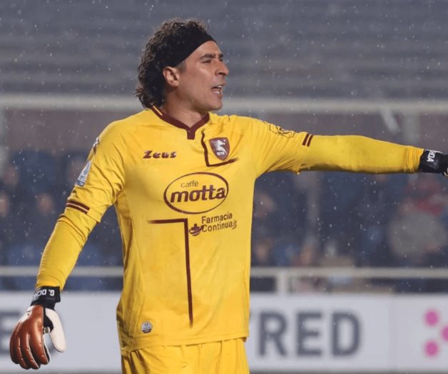 Ochoa habla sobre la leyenda que lo señaló de tener seis dedos Ochoa habla sobre la leyenda que lo señaló de tener seis dedos