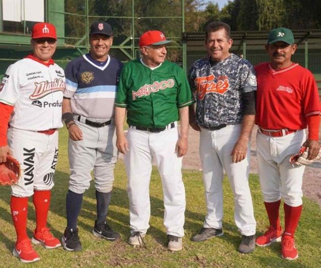 Acusa AMLO a IMSS por meter cachirules en juego de beis